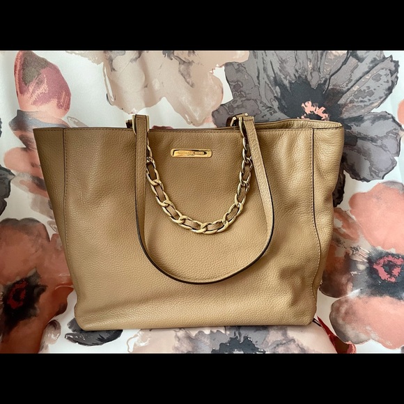 Michael Kors Handbags - Michael Kors satchel